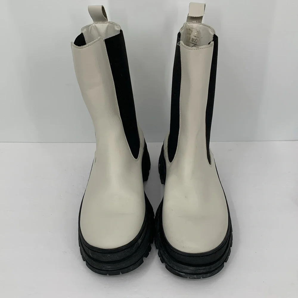 Ted Baker Lilianna Chunky Chelsea short boots cream shoe pull-on lug sole 9
